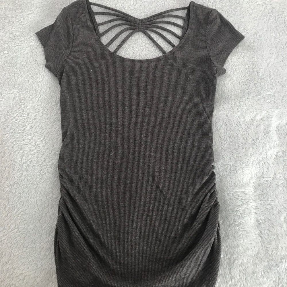 🔥2/$20 Candie's Grey Cinched Top with Back Design